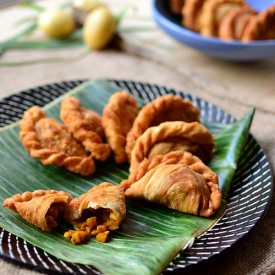 Spiral Curry Puffs (Karipap Pusing) - Recipe photo by msihua