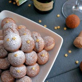 Champagne Cake Pops - Recipe photo by laurasbakery