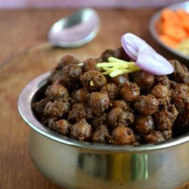 Pindi Chole | Pindi Chana Masala - Recipe photo by Indian Khana