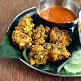 Hara Pyaaz (Spring Onion) Pakoda - Recipe photo by Indian Khana