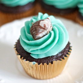 Chocolate Shell Cupcakes - Recipe photo by ericasweettooth