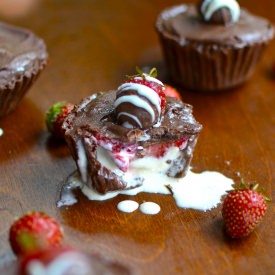 Strawberry Nutella Ice Cream Cups - Recipe photo by Yammie
