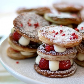 Mille Feuille with Chocolate Mousse - Recipe photo by copenhagencakes