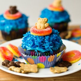 Teddy Graham Cupcakes - Recipe photo by tastesoflizzyt