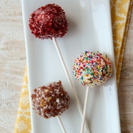 Ice Cream Cake Pops - Recipe photo by KristinaVanni