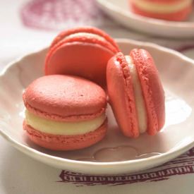 Red Velvet Macarons - Recipe photo by jothetartqueen