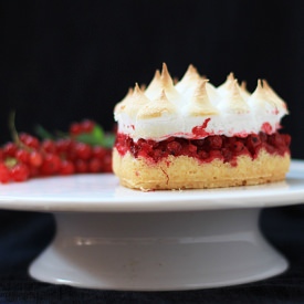 Currant and Baiser Cake - Recipe photo by LOOK WHAT I MADE