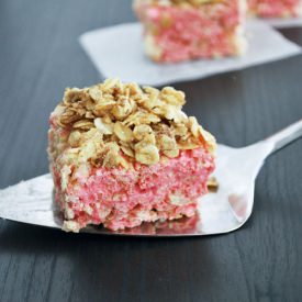 Berry Cobbler Rice Krispy Treats - Recipe photo by mallowandco