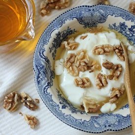 Yogurt, Toasted Walnuts & Honey - Recipe photo by kitchen frau