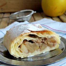 Strudel with Chopped Apples - Recipe photo by Vonzi