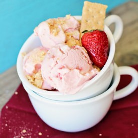 Strawberry Cheesecake Frozen Yogurt - Recipe photo by Kleinworth &amp; Co