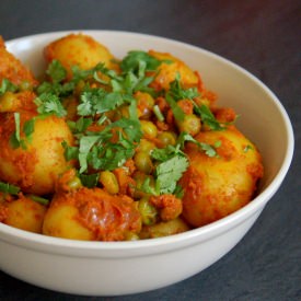 Dry Aloo Mutter - Recipe photo by Roshni Kitchen