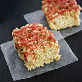 Peanut Butter & Jelly Rice Krispies - Recipe photo by mallowandco
