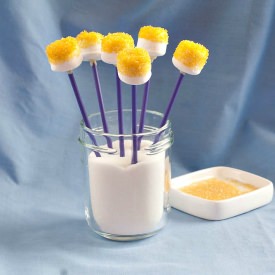 Pixie Dust Marshmallow Pops - Recipe photo by manusmenu