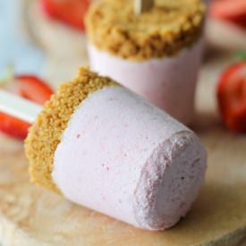 Strawberry Cheesecake Popsicles - Recipe photo by damndelicious