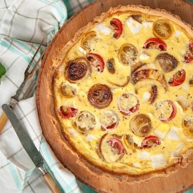 Caramelized Onion Quiche - Recipe photo by gourmantine