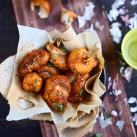 Garlic Sriracha Bread Knots - Recipe photo by foodfashionparty