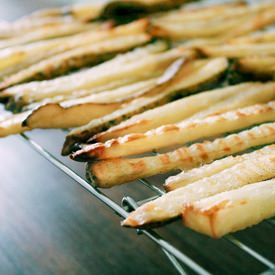Crispy Baked French Fries - Recipe photo by HauteHammer