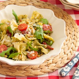 Pesto Pasta Salad - Recipe photo by Carolines Blog