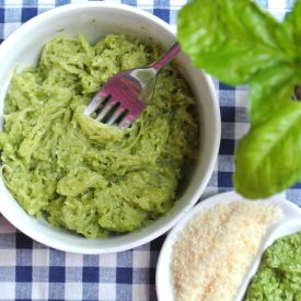 Spinach – Walnut Pesto - Recipe photo by myutensilcrock