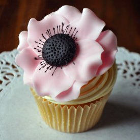How to Make A Sugar Anemone Flower - Recipe photo by JuniperCakery