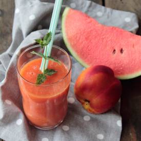 Watermelon Peach Smoothie - Recipe photo by La cucina spontanea
