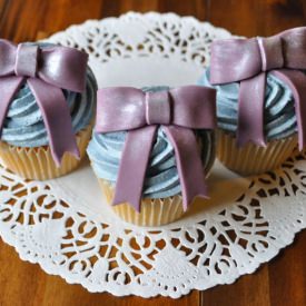 Bow Cupcakes - Recipe photo by JuniperCakery