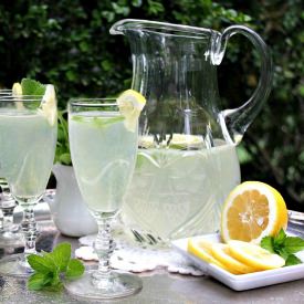 Fresh Lemonade - Recipe photo by ldh