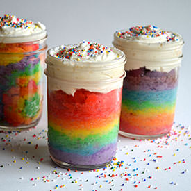 Rainbow & Tie Dye Cake in a Jar - Recipe photo by Juliette Laura