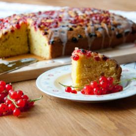 Vanilla Cake with Red Currants - Recipe photo by vanellope
