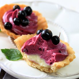 Blackcurrant Tartlets - Recipe photo by D.M