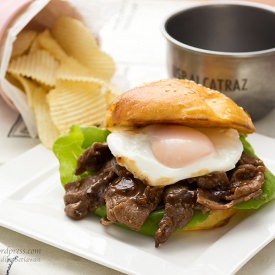 Super Easy: Sukiyaki Beef Burger - Recipe photo by bicil