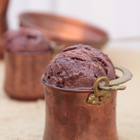 Chocolate and Amaretto Ice Cream - Recipe photo by nosolodulces