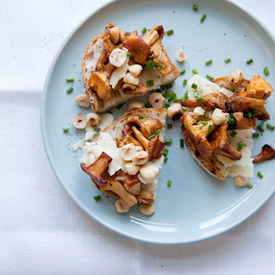 Chanterelle Crostini - Recipe photo by dagmarskitchen.se