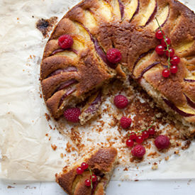 Orangeflower Scented Nectarine Cake - Recipe photo by dagmarskitchen.se