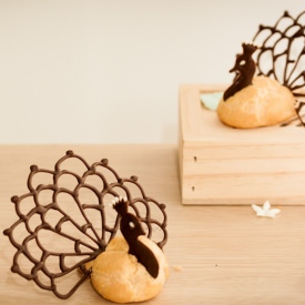 Peacock Profiteroles - Recipe photo by beevelyn