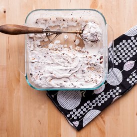 Vegan Ice Cream with Dark Chocolate - Recipe photo by Ice Cream Unicorn