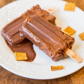 Skinny Chocolate PB Fudge Pops - Recipe photo by Averie