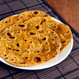 Gujarati Thepla | Masala Roti - Recipe photo by Indian Khana