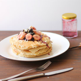 Coconut and Banana Pancakes - Recipe photo by sugarthumb