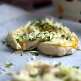 Cheese and Chive Pretzels - Recipe photo by mintandshirls