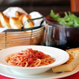Bucatini all'Amatriciana - Recipe photo by lisasdinnertimedish