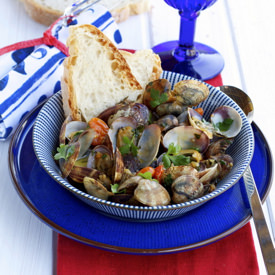 Clams in Prosecco - Recipe photo by Apron and Sneakers