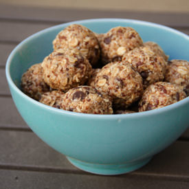 Oatmeal No-Bake Bites - Recipe photo by Vegetarian Gastronomy