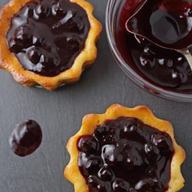 Mini Blackcurrant Cheesecakes - Recipe photo by MeccaGBC
