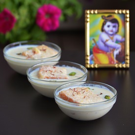 Shahi Tukra - Recipe photo by laavyskitchen