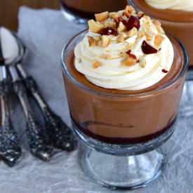 No Bake Nutella Cheesecake - Recipe photo by ButtercreamBlondie