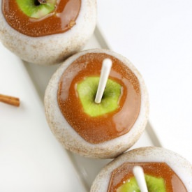 Apple Pie Caramel Apples - Recipe photo by MissCandiQuik