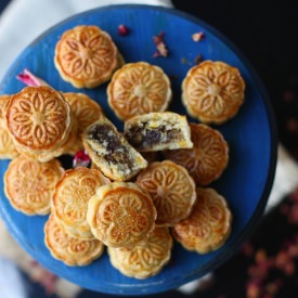 Cookies Stuffed with Dates and Nuts - Recipe photo by foodfashionparty