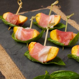 Peaches with Prosciutto and Basil - Recipe photo by ouichef